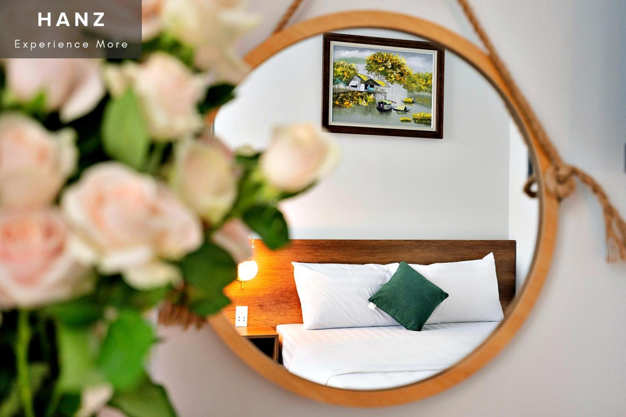 Khách sạn hẻo lánh Hanz Front Hong Vy 3*