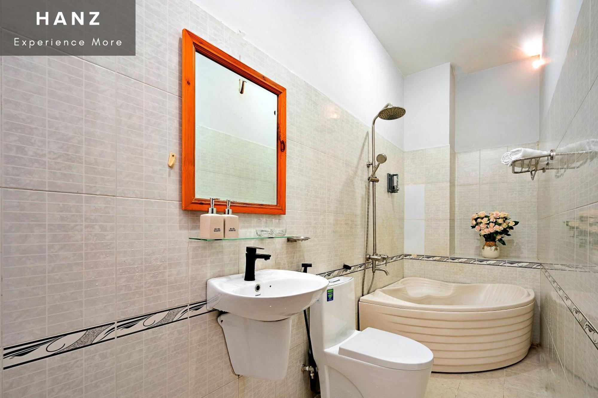 Khách sạn hẻo lánh Hanz Front Hong Vy TP. Hồ Chí Minh